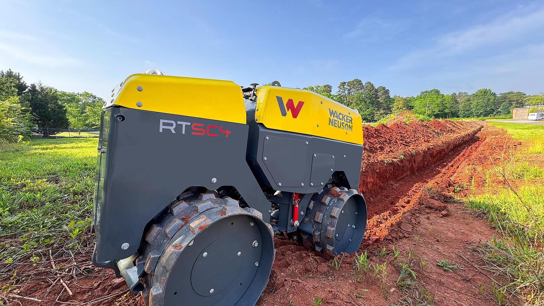 příkopový válec RTD-SC4 na staveništi